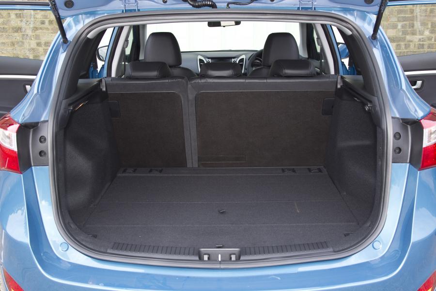  Hyundai i30 Wagon 2012 года  (UK) (фото 17 из 70)